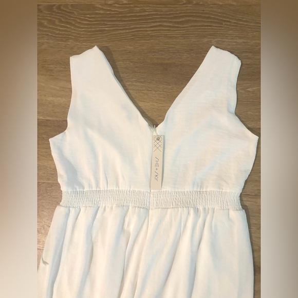 She + Sky white wide leg sleeveless jumpsuit V-neck LSY3899 - Picture 14 of 14